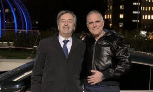 Burioni e Zangrillo, selfie senza mascherina: “Siamo vaccinati”