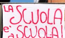 “La scuola è a scuola”: un messaggio di protesta contro la didattica a distanza