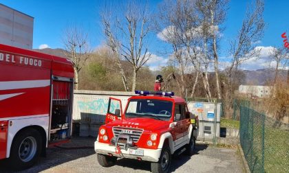 Forte vento sul Lecchese: a fuoco un campo