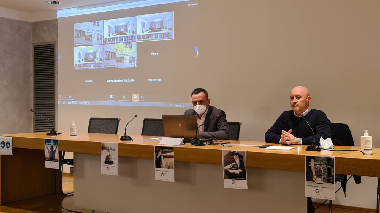 La protesta pacifica ma ferma di baristi e ristoratori lecchesi: “La misura è colma”