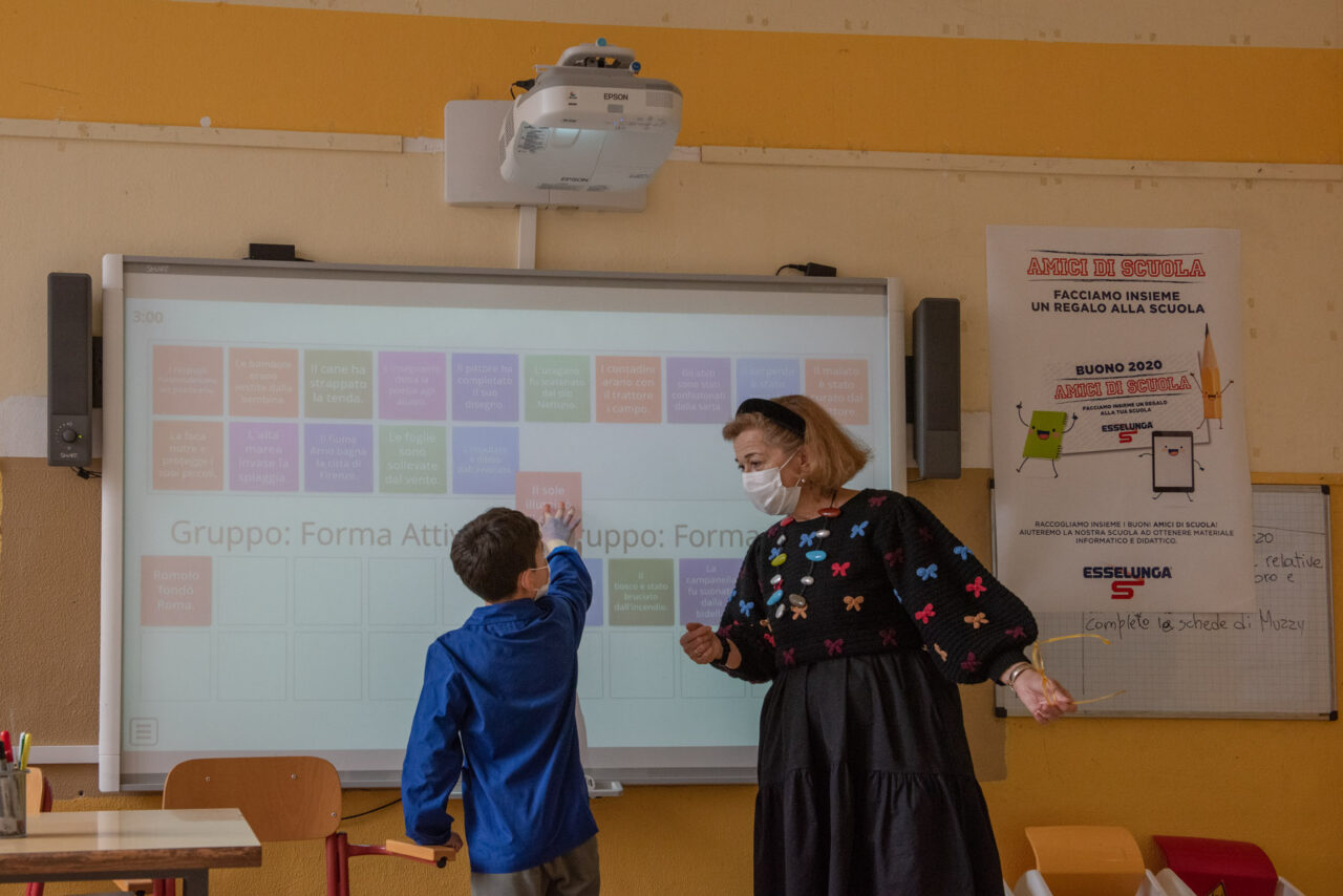 “Amici di Scuola”: in sei anni Esselunga ha donato oltre 400mila euro in provincia di Lecco