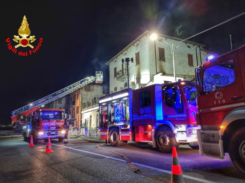 Incendio appartamento: mobilitati Vigili del Fuoco, sanitari e Forze dell’ordine. Due persone soccorse