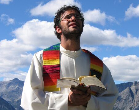 Valmadrera, don Tommaso parte in missione per il Perù