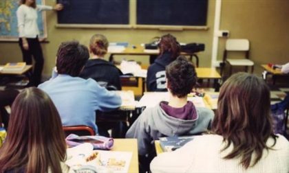 Da lunedì nelle scuole lecchesi il 75% degli studenti in classe: il piano zona per zona. Sul fronte treni aggiunte alcune fermate