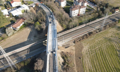 Domani riapre il cavalcavia di Osnago