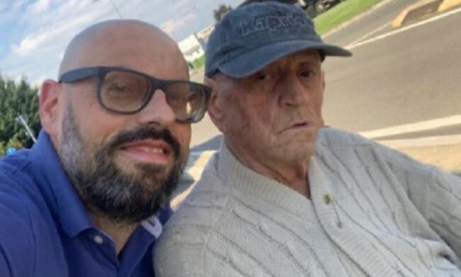 Mentre suo padre muore, lui si schianta in Statale 36