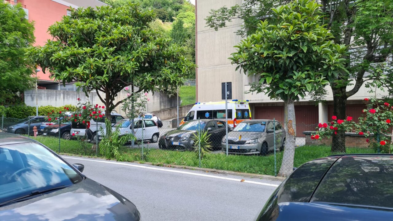 Ricoverato in Rianimazione in prognosi riservata il 21enne precipitato dal terzo piano