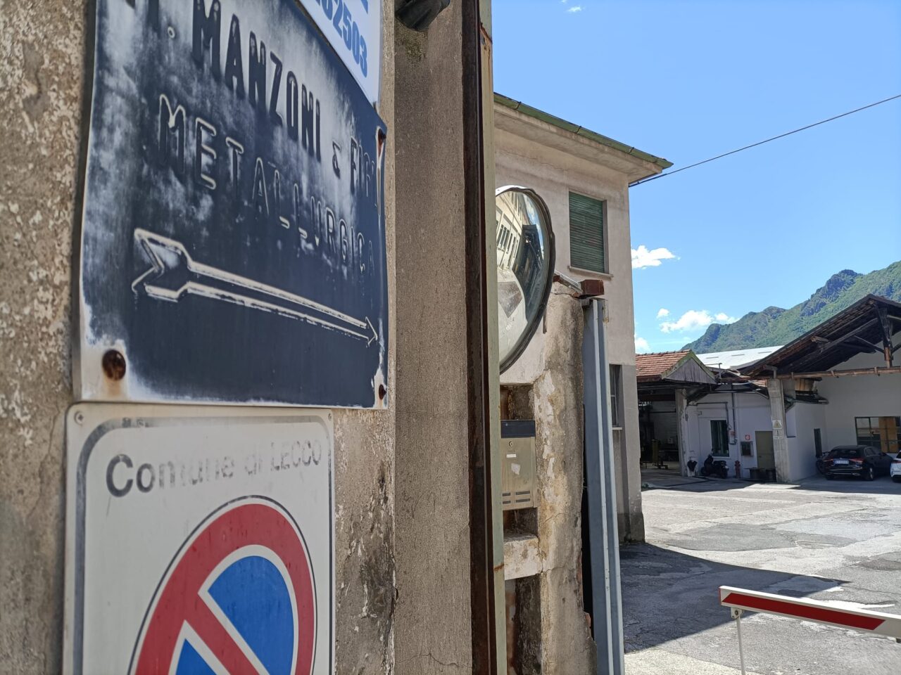 Gravissimo malore in azienda, titolare della trafileria si accascia al suolo