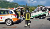 Carambola sulla Provinciale: si ribalta l'auto della Polizia Locale