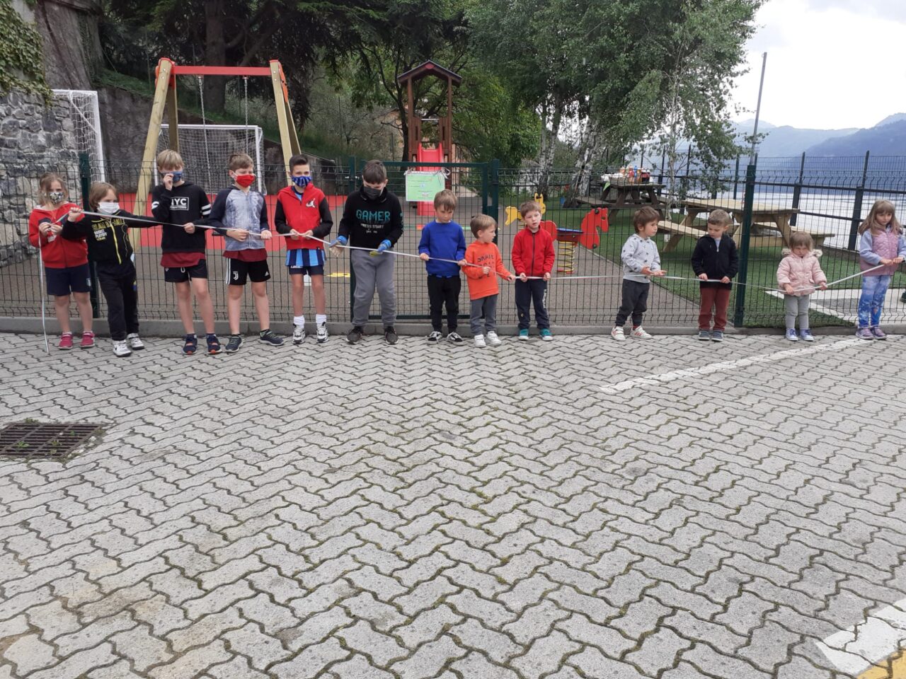 Si torna alla vita: inaugurato il nuovo parco giochi della frazione Pino