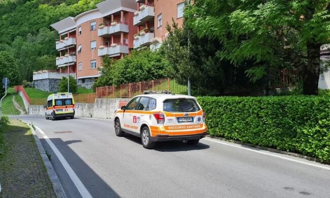 Lotta per la vita il 21enne precipitato dal terzo piano