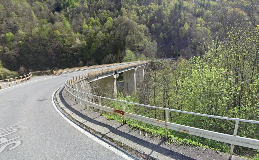 Il ponte perde pezzi di calcestruzzo: stop ai mezzi pesanti