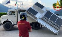 Camper finisce contro un albero e... perde il tetto