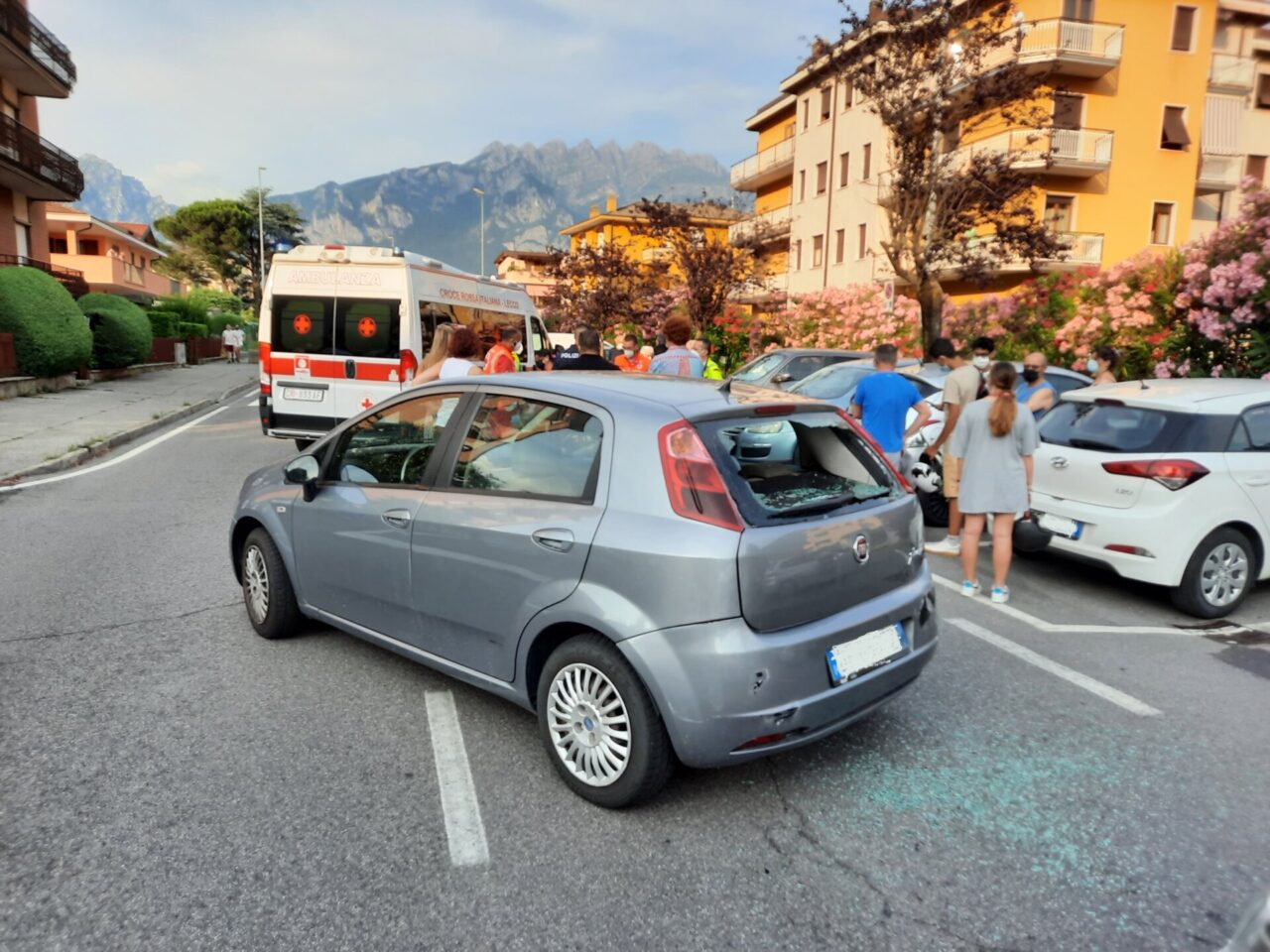Malgrate carambola moto incidente