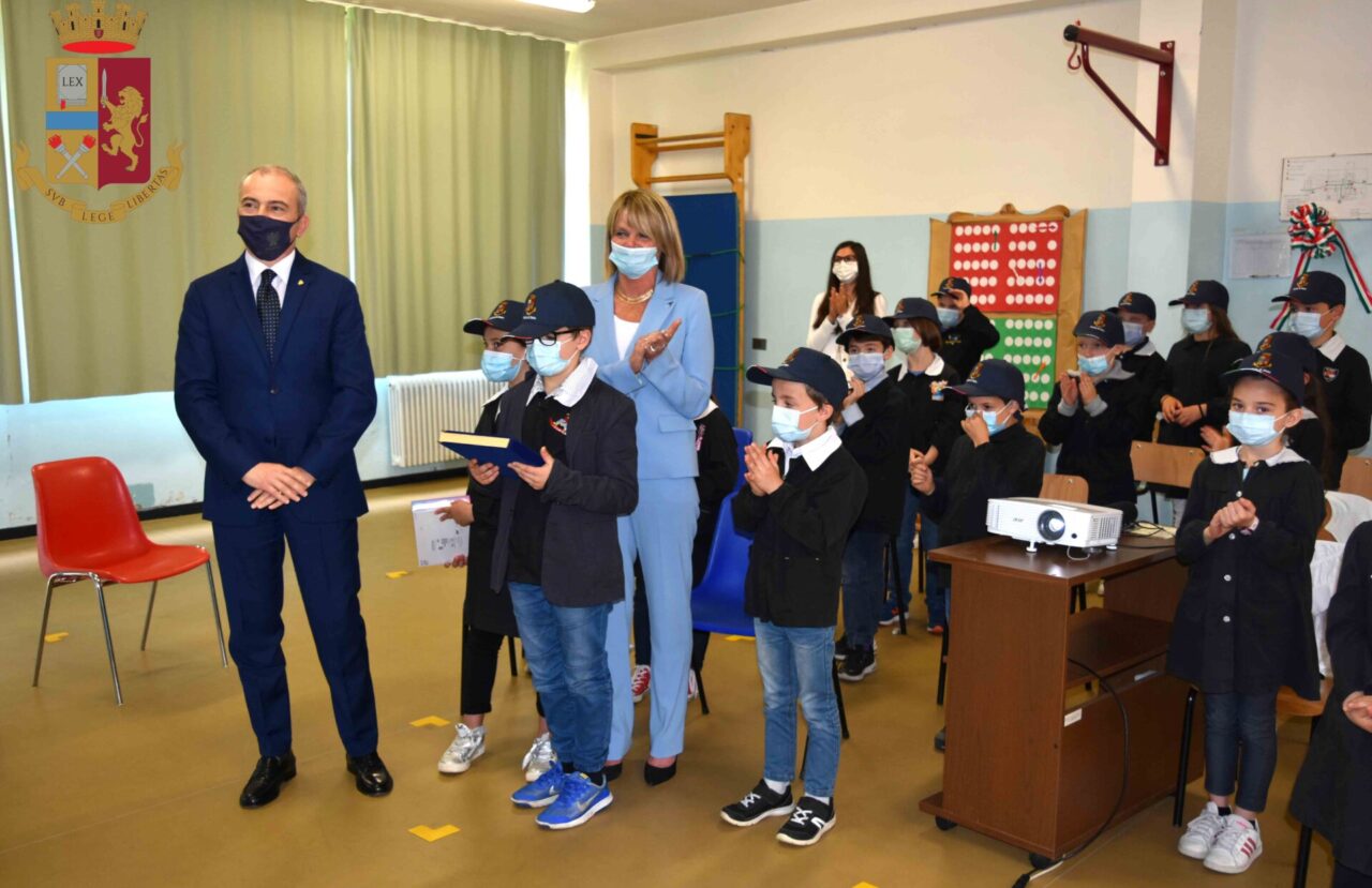 Concorso della Polizia di Stato: la  scuola primaria Cademartori di Introbio vince le selezioni nazionali