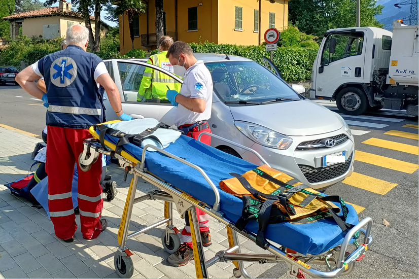 25enne colto da un grave malore in auto