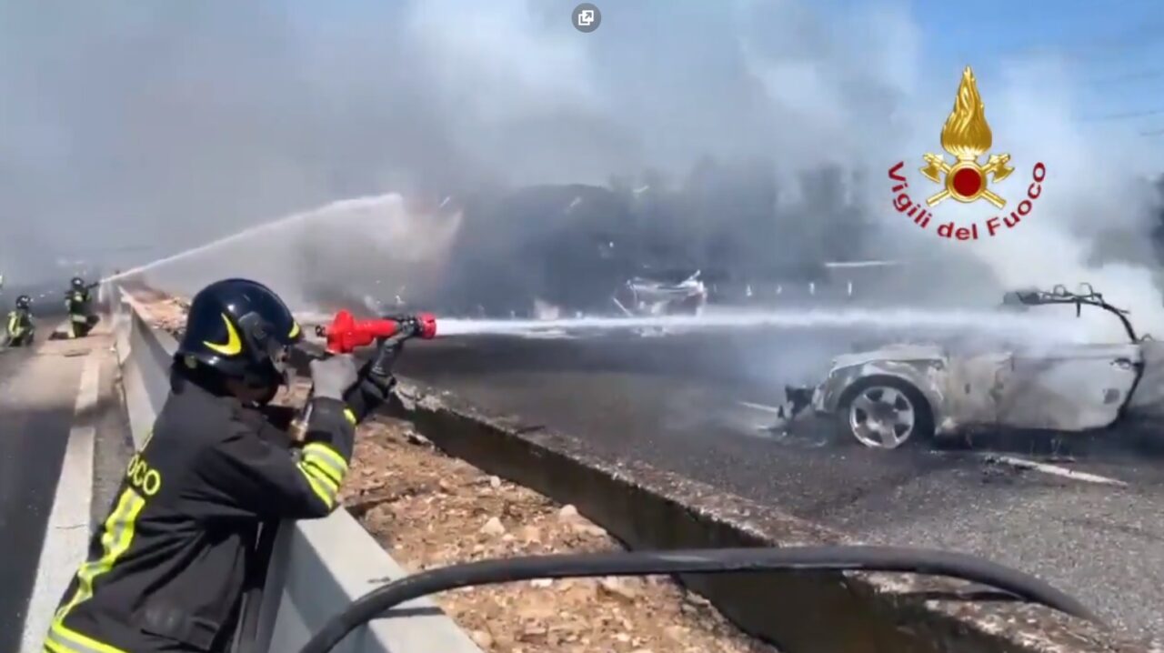 Rogo in autostrada: senza scampo camionista valtellinese