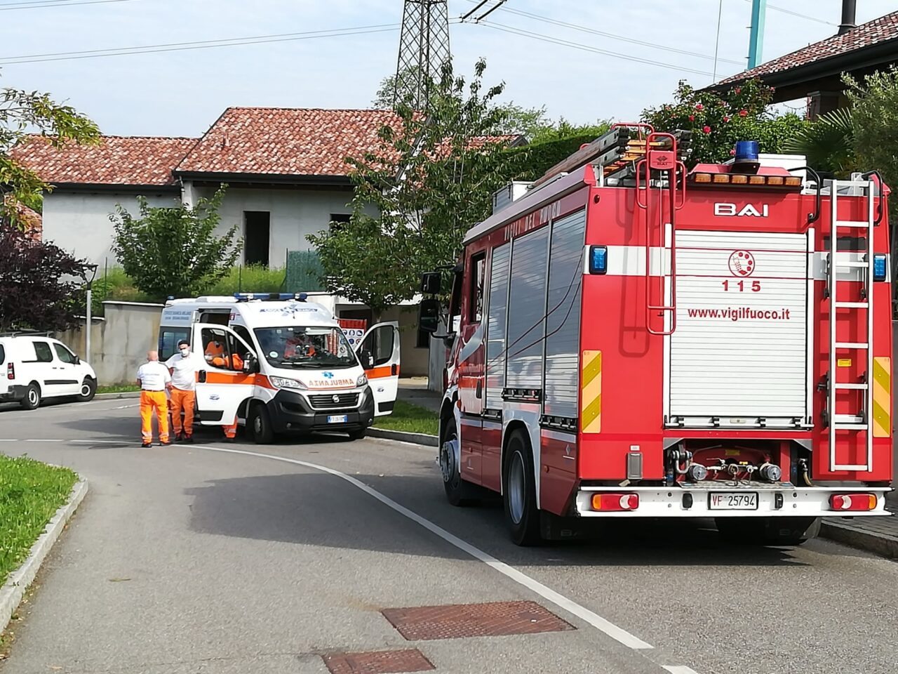 Ennesimo incidente sul lavoro: 18enne cade in un cantiere, trasportato in elicottero in ospedale