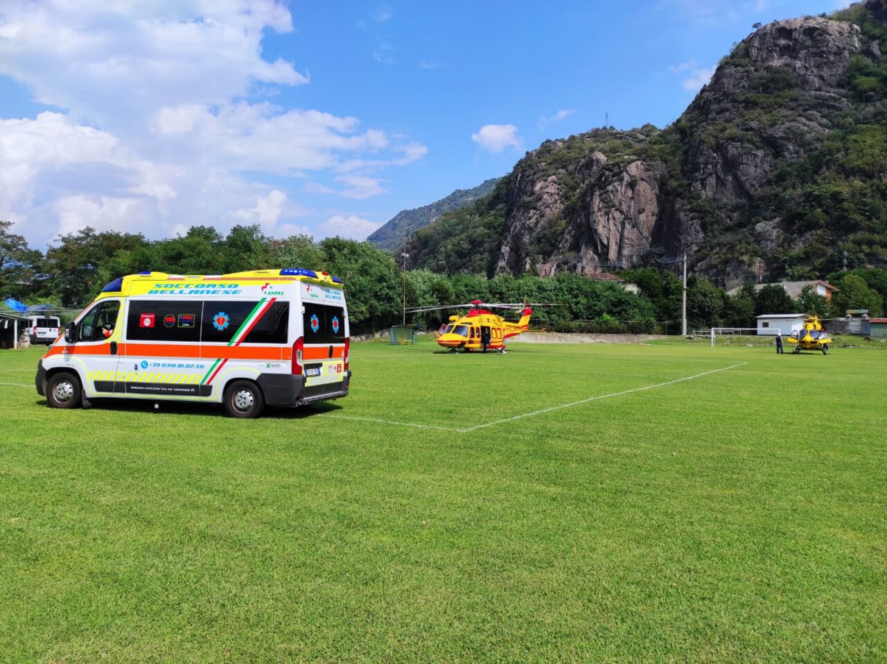 Schianto furgone moto: 29enne soccorso in codice rosso