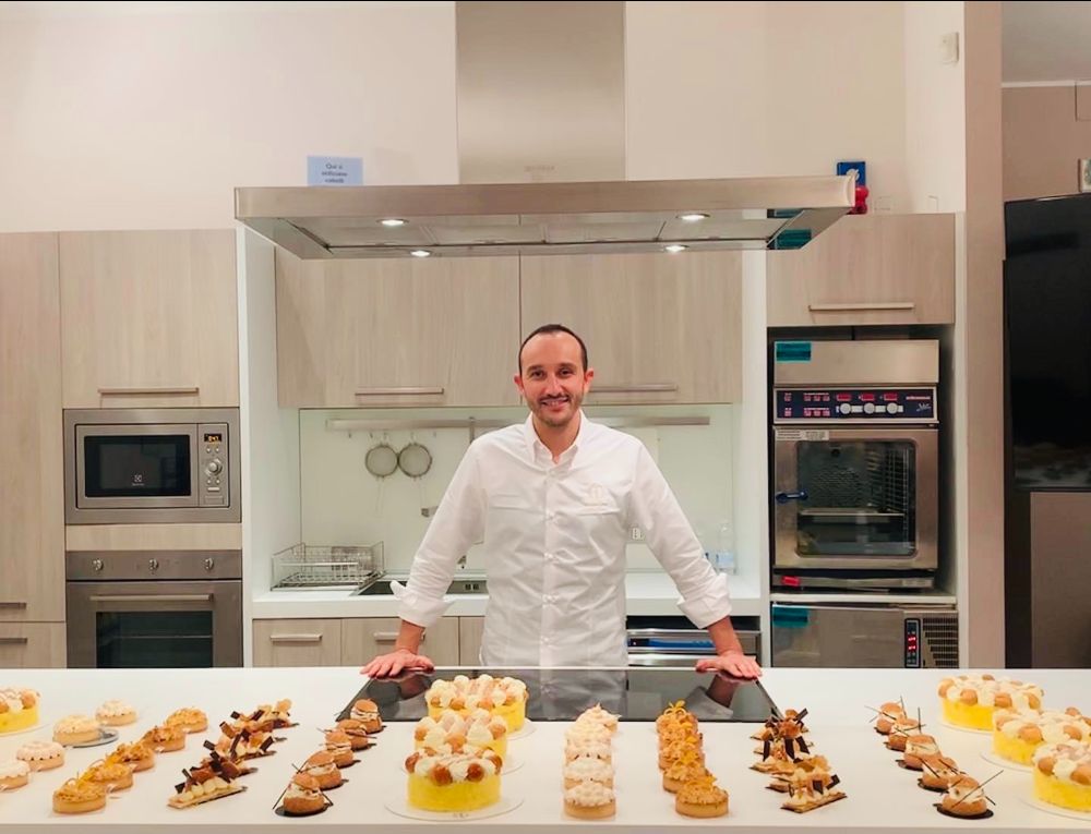 Il pastry chef Antonio Dell’Oro spiega i segreti della preparazione dei dolci