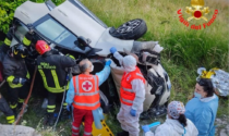 Drammatico incidente sulla Provinciale: auto si ribalta e finisce nella scarpata. Due feriti in condizioni serie