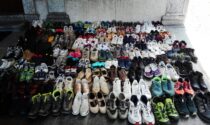 Sagrato invaso dalle scarpe... per solidarietà