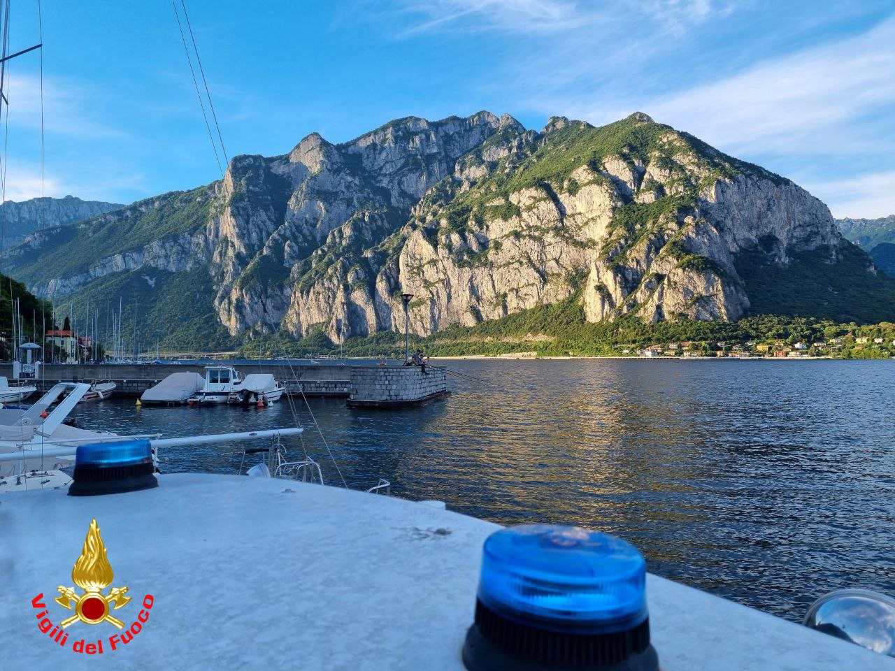 Vigili del Fuoco salvano un ragazzo nel lago