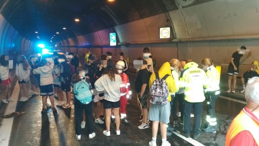 Statale 36 chiusa dopo l’incendio del bus, il prefetto: “Stiamo lavorando con Anas”