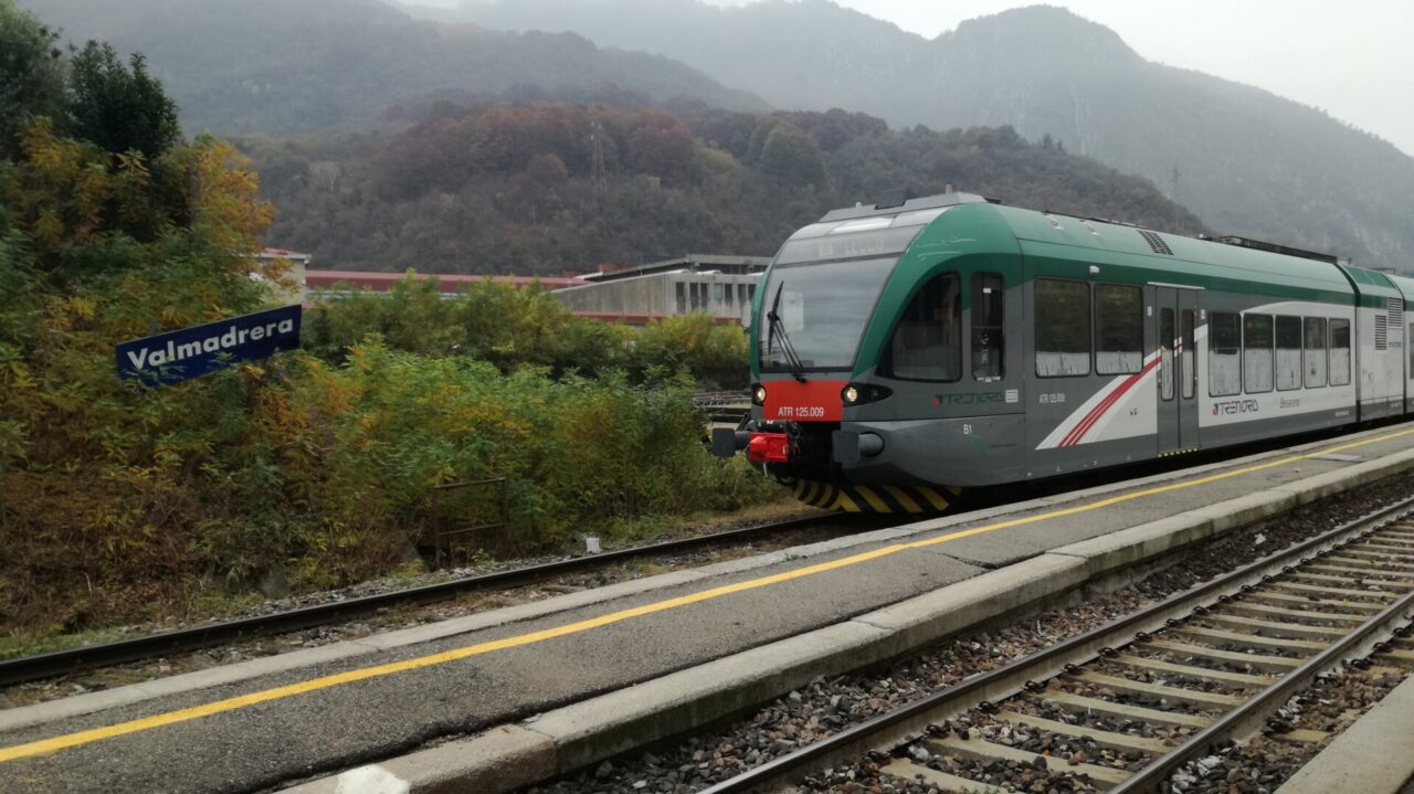 Valmadrera, nuovo look per la stazione ferroviaria