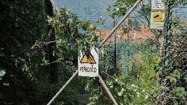 Chiusa la scalinata a Lago: scatta la petizione per riaprila