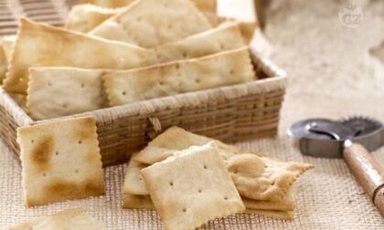 Corpi estranei nella farina, ecco i lotti di cracker ritirati