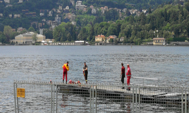 Morto il 18enne che si era tuffato nel lago di Como
