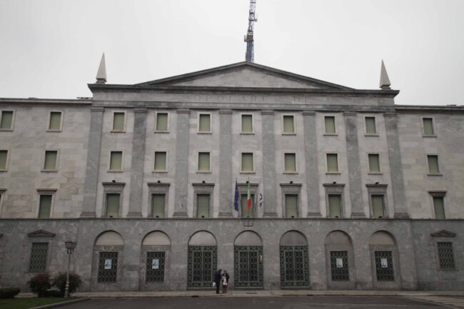 Palazzo ex Deutsche Bank di Lecco: scontro politico tra Regazzoni (PD) e Piazza (Lega)