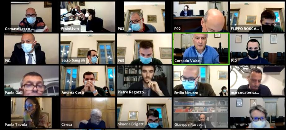 Municipio nell’ex Bpl, operazione del decennio: “Ma i lecchesi vi hanno votato per fare altre cose”