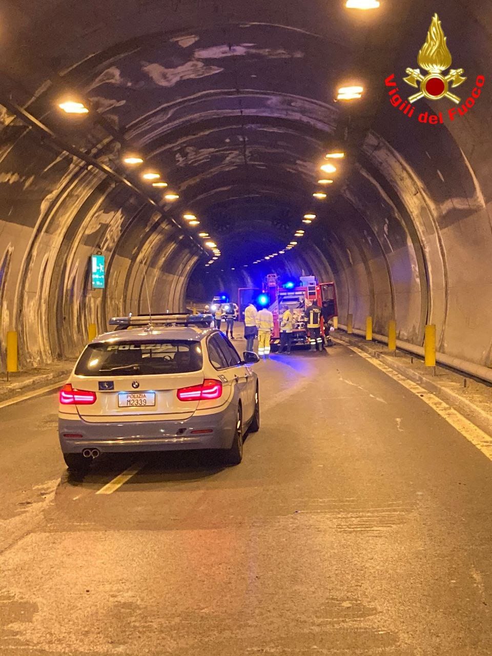 Tragico incidente sulla SS36: un morto. Galleria chiusa