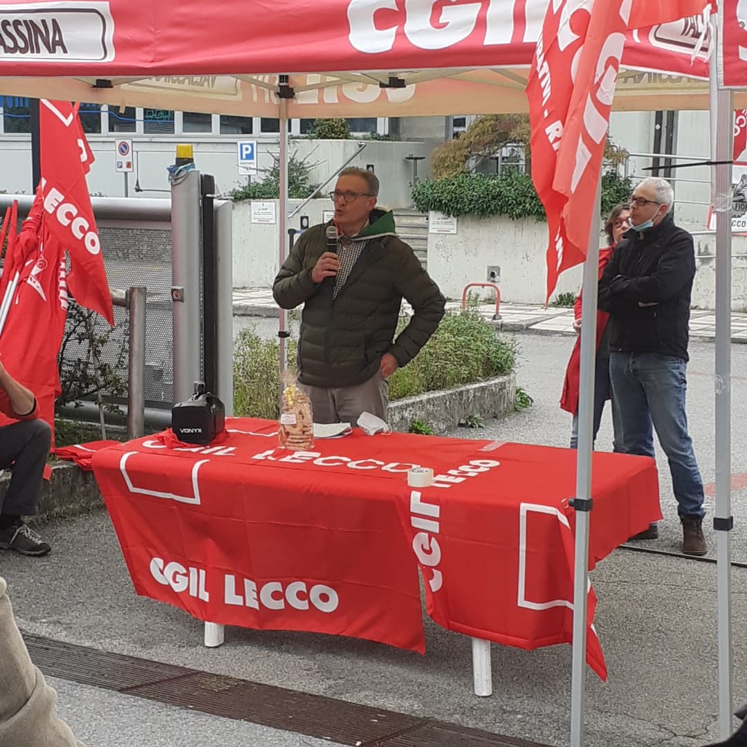 dopo-lassalto-alla-cgil-nazionale-presidio-lecco