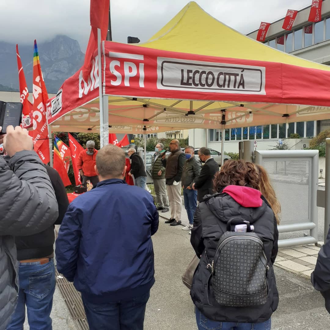 dopo-lassalto-alla-cgil-nazionale-presidio-lecco