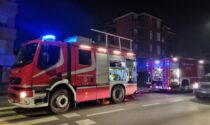 Auto a fuoco in un garage