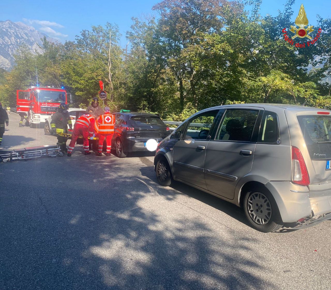 Maxi tamponamento a catena: feriti estratti dalle auto dai Vigili del Fuoco