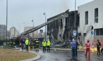 Milano: piccolo aereo si schianta contro un palazzo. Morti tutti i passeggeri - LE IMMAGINI DEI SOCCORSI