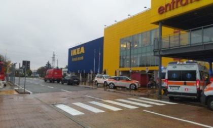 Sostanza irritante: evacuata l'Ikea di Corsico, all'interno c'erano 1000 persone