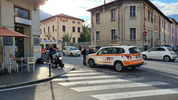 Schianto jeep moto: ferita una ragazzina di 17 anni