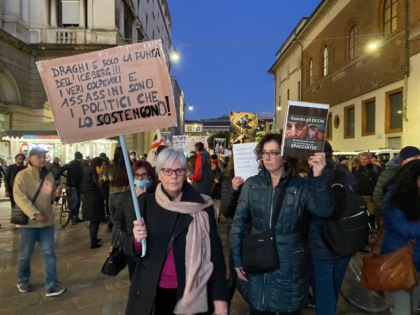 GREEN PASS, SEDICESIMO SABATO DI MOBILITAZIONE (FOTO 5)