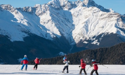 Da domani gli under 16 sciano gratis: ecco come ottenere lo skipass gratuito