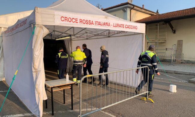 Vaccinazioni simulate all’hub, la dottoressa resta in servizio nell’ambulatorio