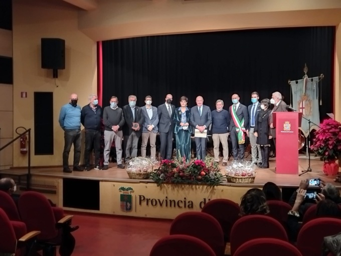 Assegnate le benemerenze di Lecco, Gattinoni: “Fate della vostra vita un’opera d’arte”