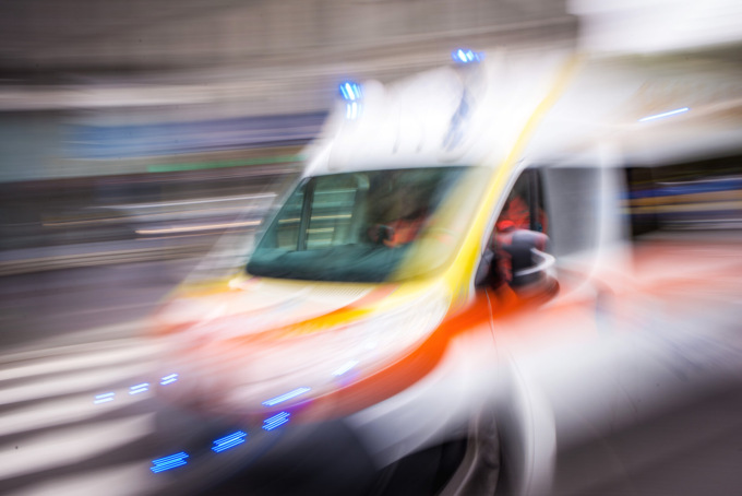 Schianto sulla Lecco-Bellagio: 21enne in prognosi riservata lotta per la vita