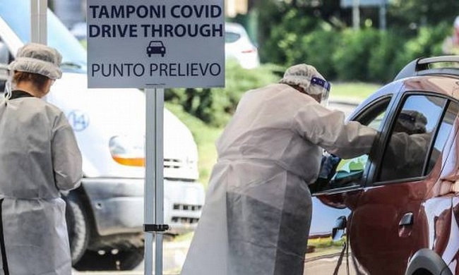 Caos tamponi, Italia Viva Lecco: “ATS ripristini le corsie preferenziali per il personale scolastico e per gli studenti”