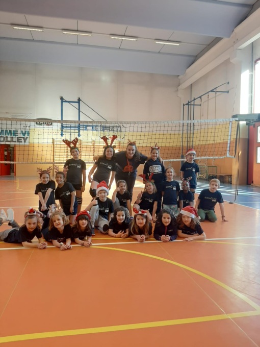 Regali natalizi ai piccoli atleti della Polisportiva Valmadrera