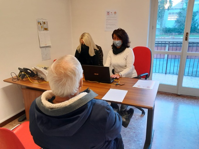 Uno sportello per aiutare i cittadini in difficoltà